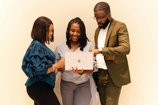 Choisir un avocat pour vos cas de prud'hommes à versailles